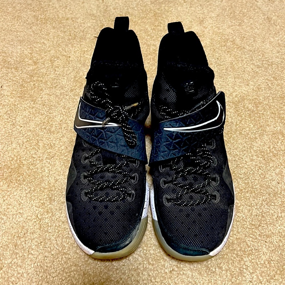 Black Lebrons some minor wear in great condition size 10